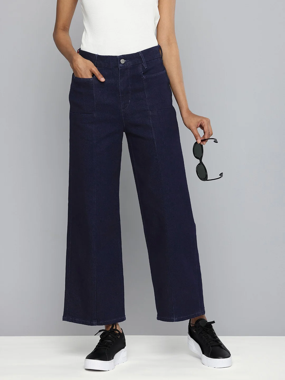 Midnight Rise Wide-Leg Jeans – Classic Denim, Elevated - Image 2