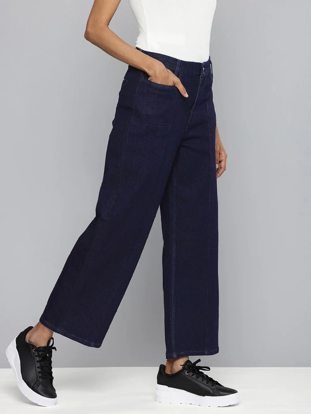 Midnight Rise Wide-Leg Jeans – Classic Denim, Elevated - Image 3