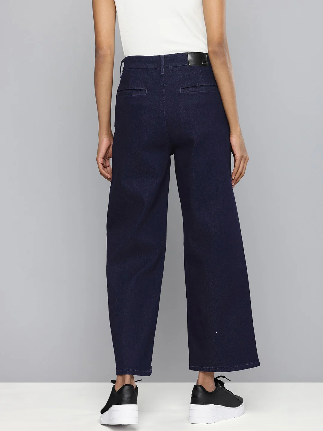 Midnight Rise Wide-Leg Jeans – Classic Denim, Elevated - Image 4