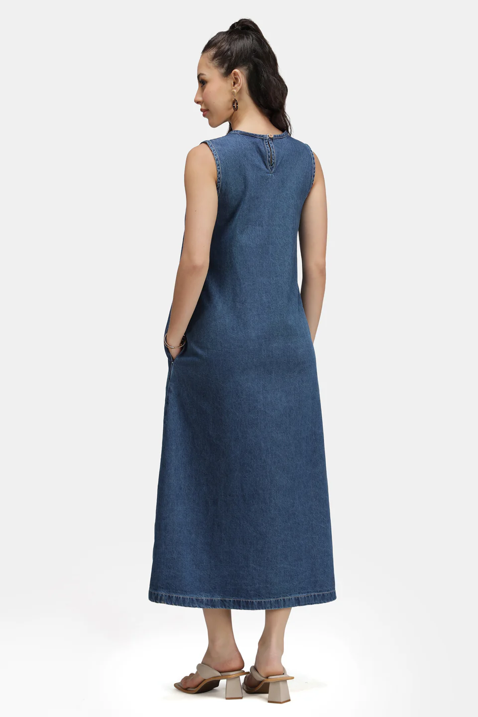 Blue-Chip Ease Pocketed Denim Midi Dress – Deep Indigo - Image 2