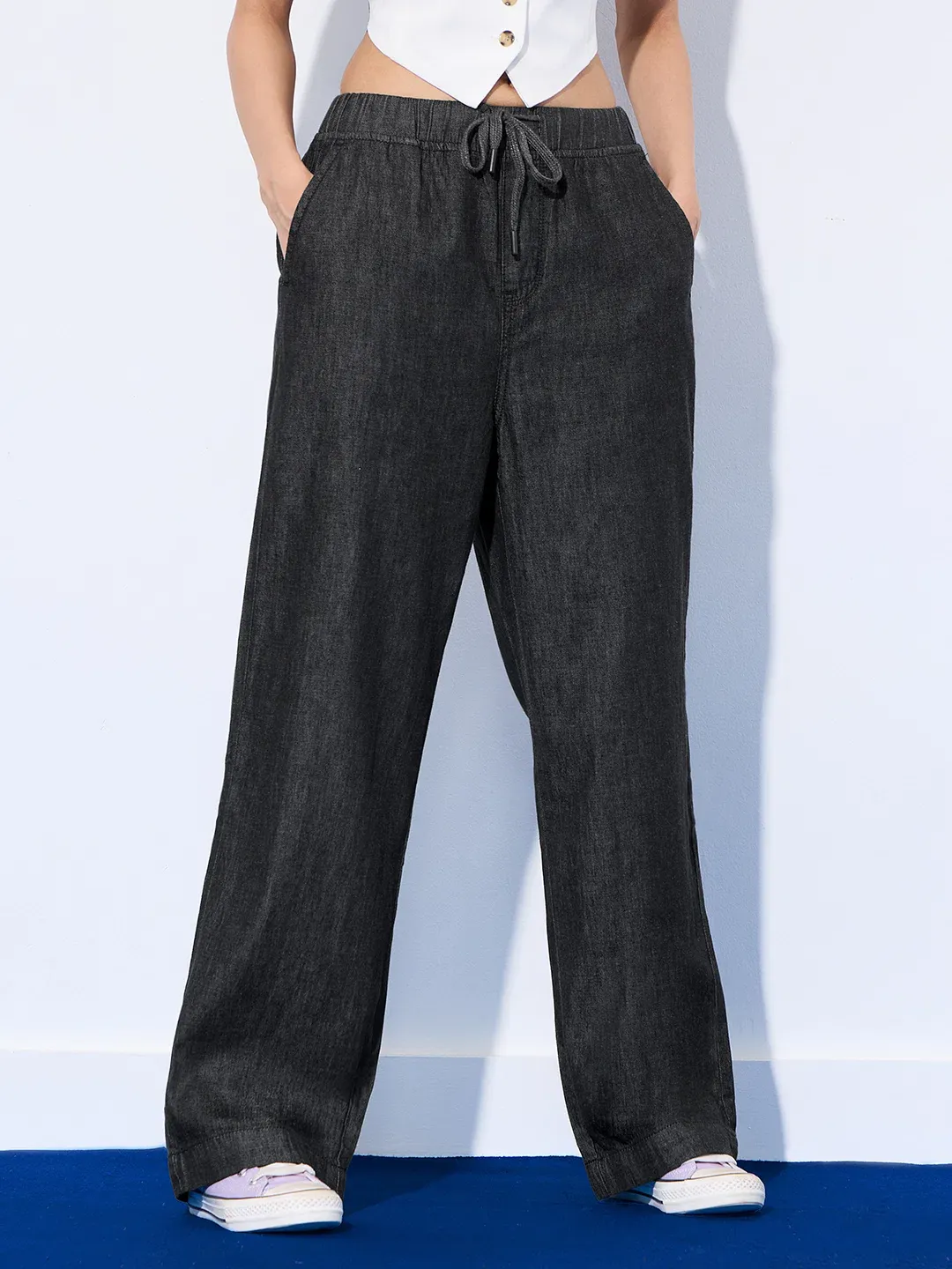 Straight-Fit Drawstring Pants – Where Comfort Meets Capital Style - Image 4