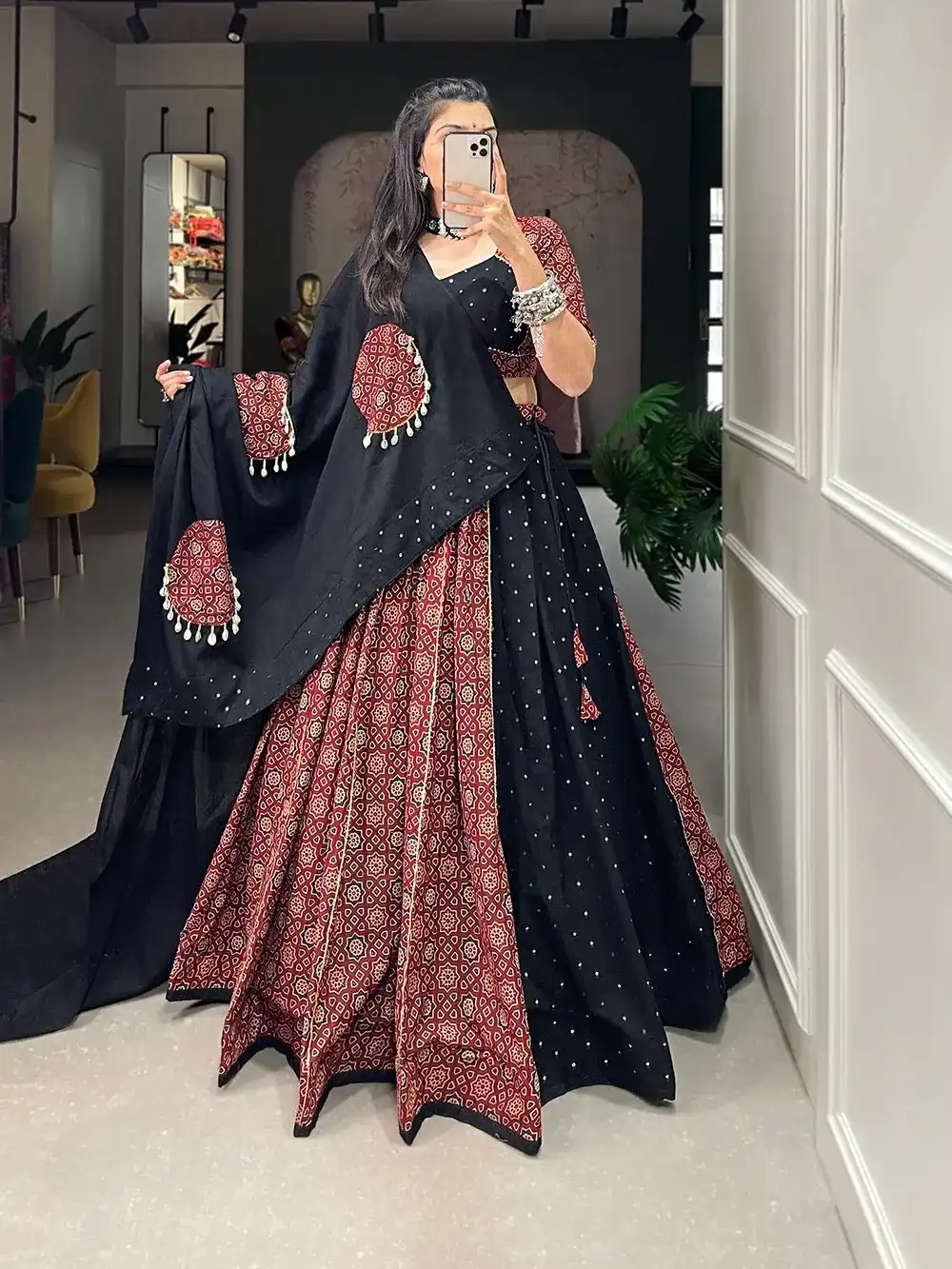 Black & Maroon Bandhani Print Chaniya Choli - Image 3