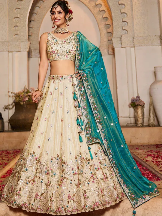 Royal Emerald Green Embroidered Lehenga Choli Set - Image 3