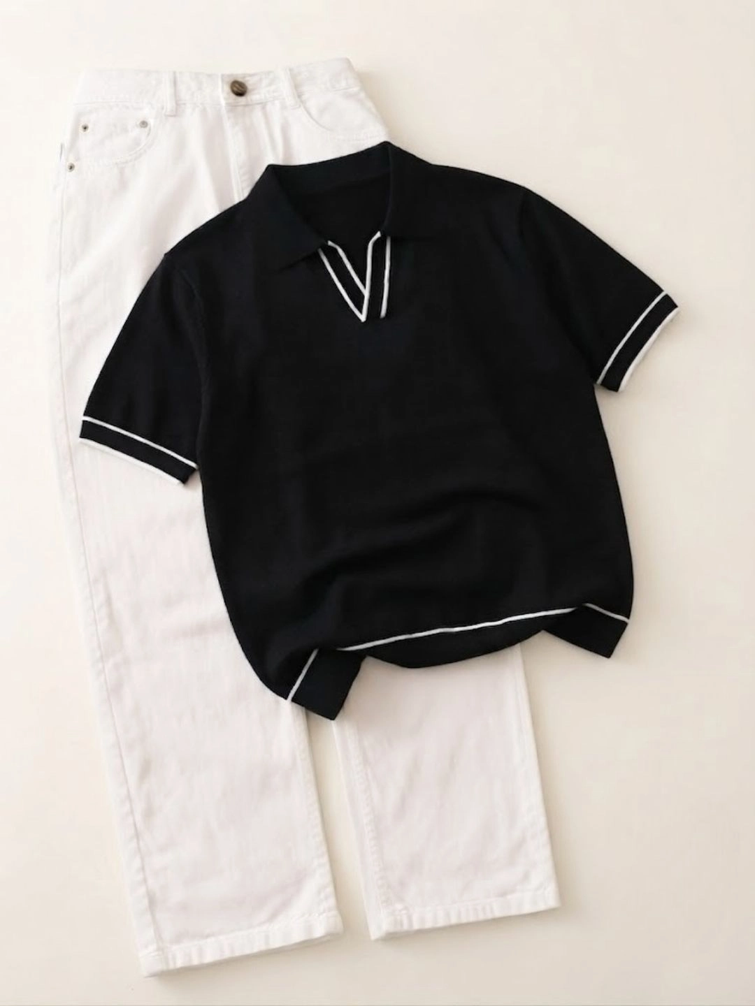 Men Green/White Contrast Panel Half-Zip Polo Shirt with Black Jeans Set - Image 4