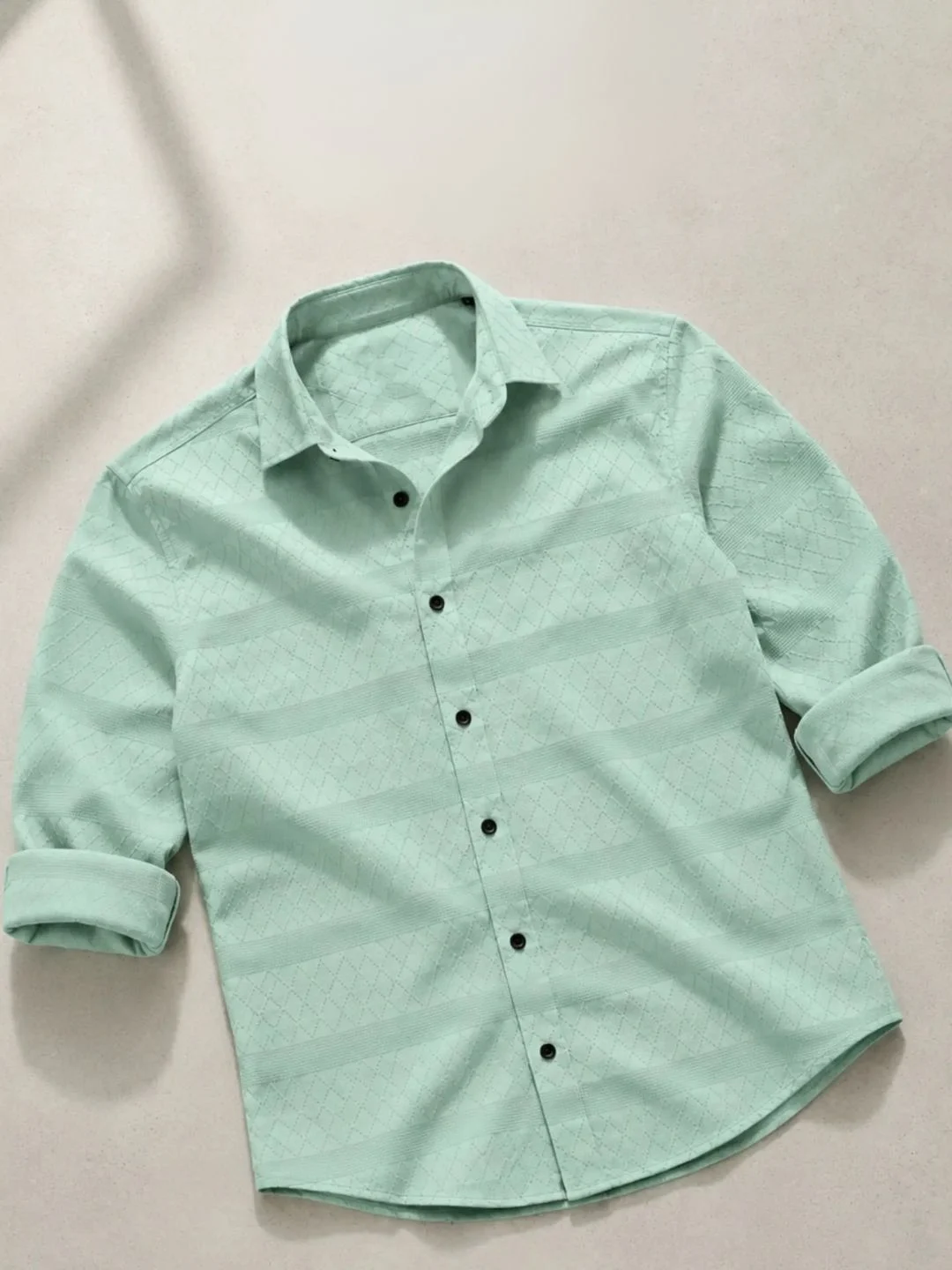 Long-SleeveTextured Button-Down Shirt with Classic Spread Collar - Image 4