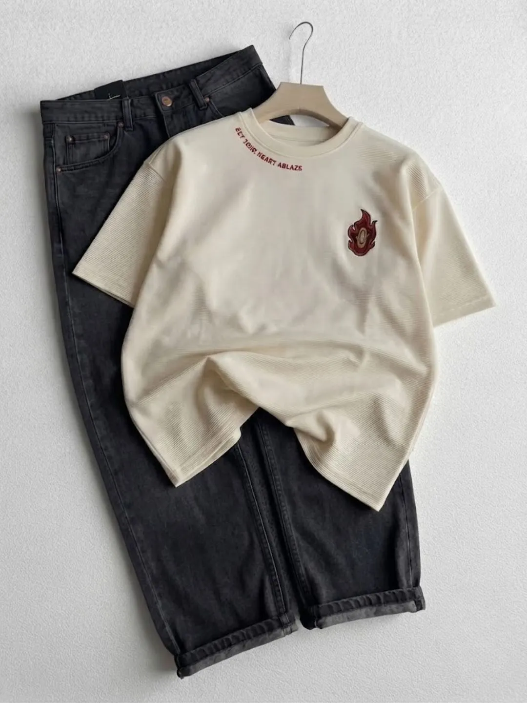 Men Short-Sleeve Contrast Panel T-Shirt with Relaxed Denim Trousers Combo - Image 2