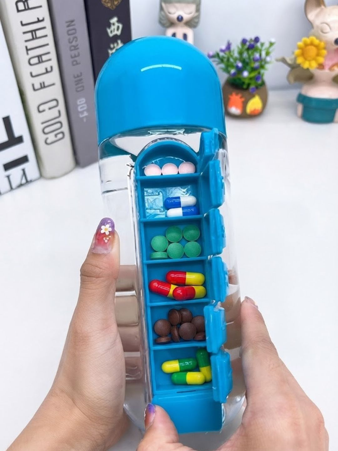 Water Bottle with Built-In Daily Pill Organizer - Image 2