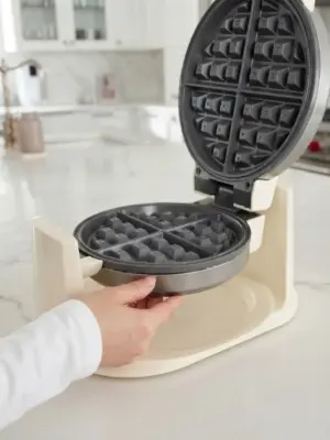 Rotating Belgian Waffle Maker