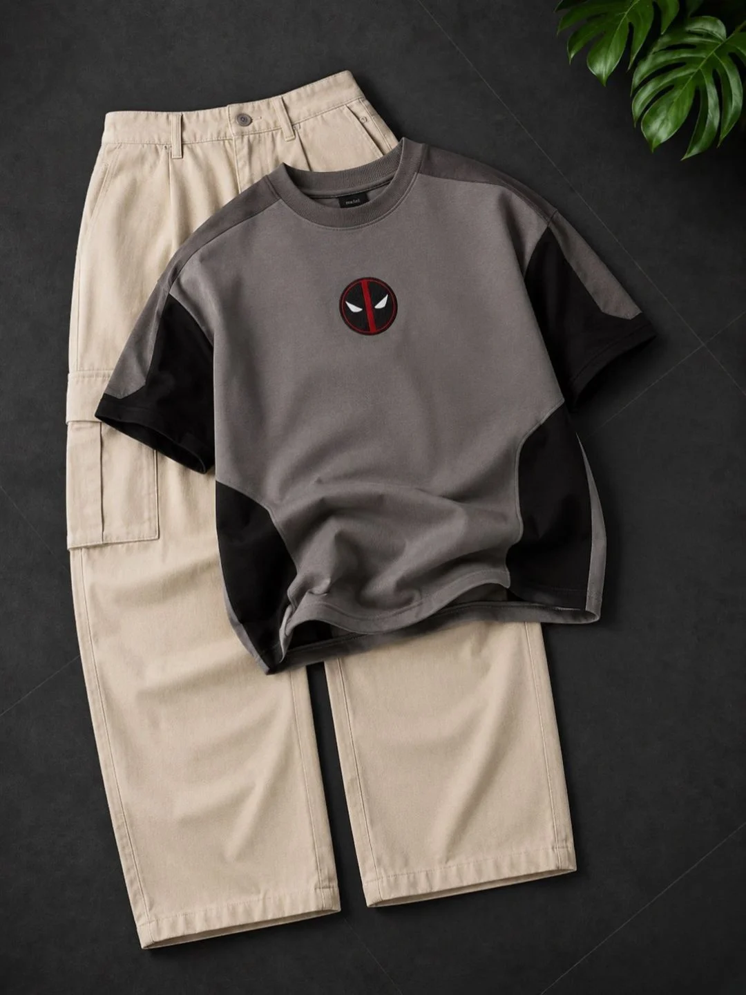 Short-Sleeve T-Shirt with Matching Utility Cargo Trousers Combo
