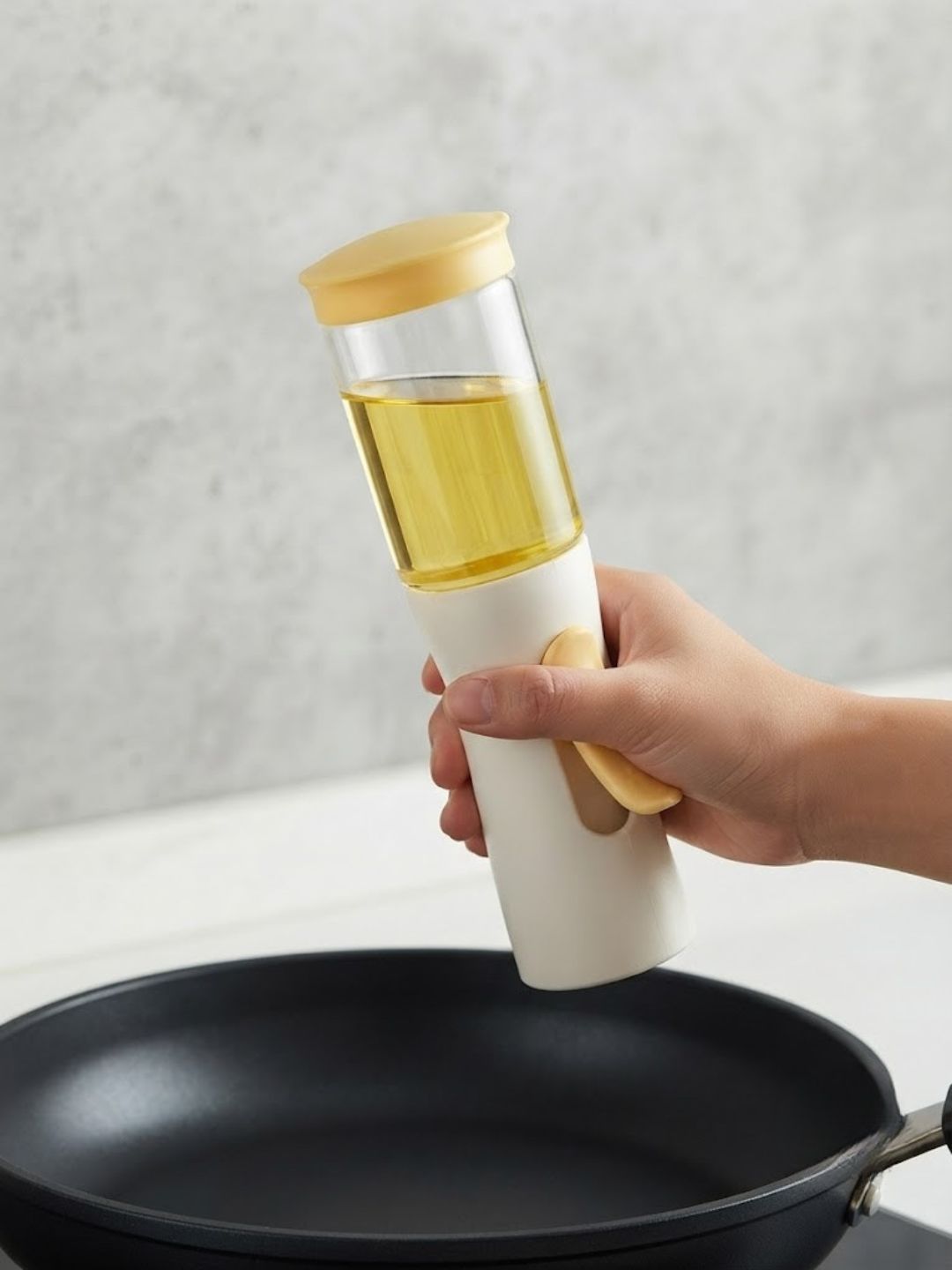 Dual-Purpose Press-Type Oil Dispenser and Sprayer Bottle