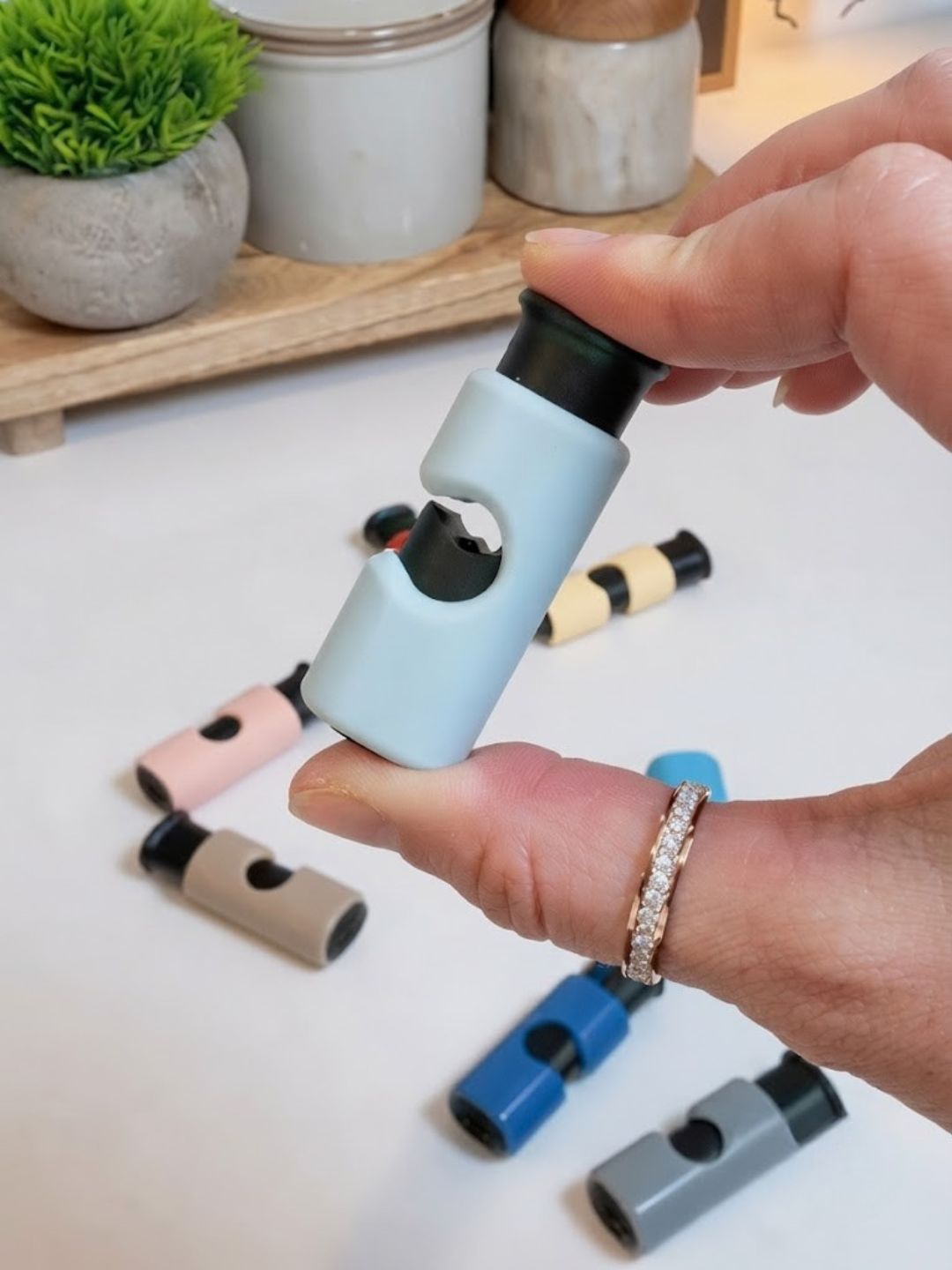 Colorful Rotating Twist Bag Sealing Clips for Grocery Preservation